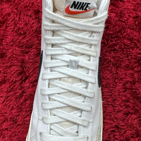 Nike Blazer Mid 77 Classic Mens 9.5 Shoes BQ6806-100 Women’s 11 White Black - Picture 6 of 7